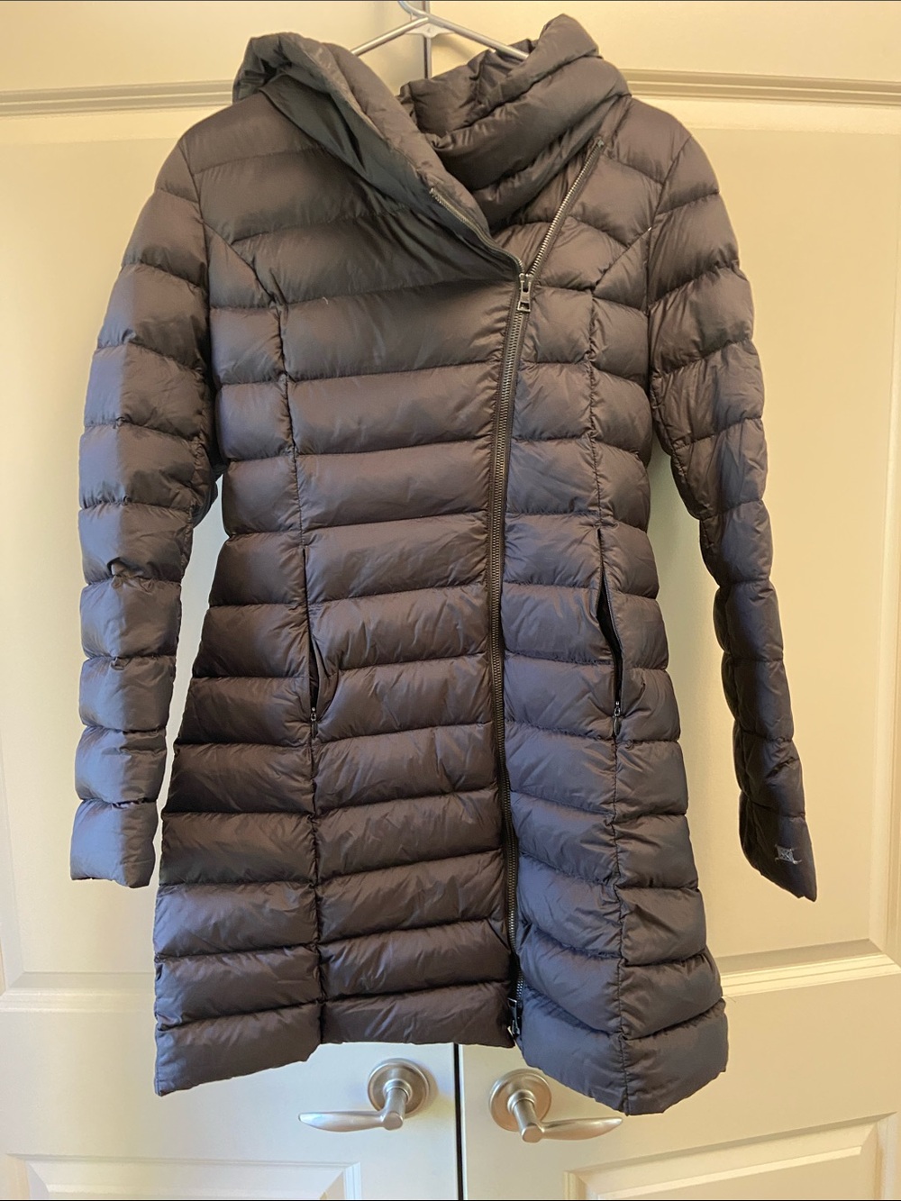 Soia & Kyo Asymmetrical Quilted Puffer Jacket - Black Women’s medium EUC